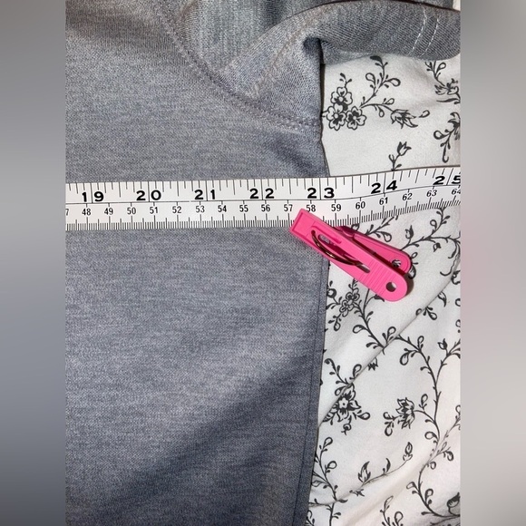 2/40$ Men’s AND1 gray Short Sleeve Hoodie with pouch pocket size medium - Picture 3 of 9